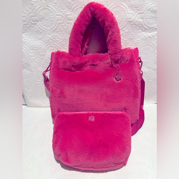 🎀Steve Madden Pink Faux Fur 2- In-1  Tote Set Brand New with Tags 🎀 - Picture 12 of 12